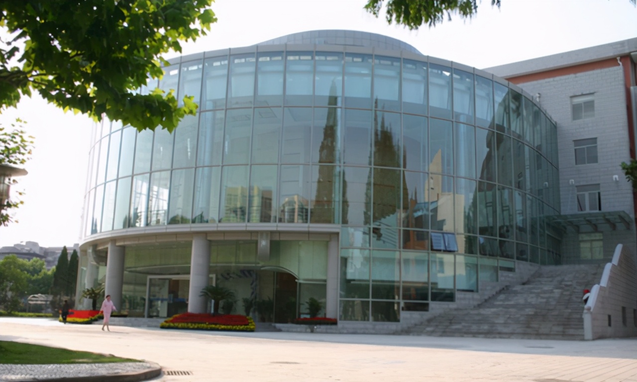 南京的3所“王牌高中”，校内学霸云集，是名牌大学的生源地