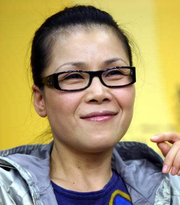 揭颁奖黑幕，破圈内潜规则，因不良爱好走下神坛的田震现状如何？