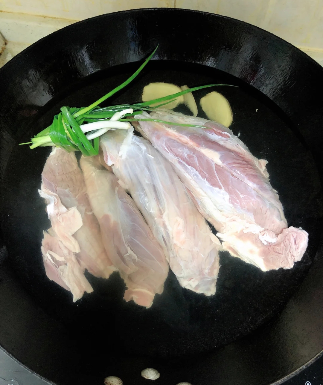 卤牛肉的做法（美味的卤牛肉最正宗的教程）