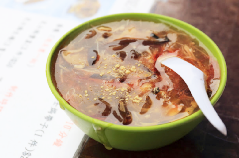 香港十大必吃美食榜单揭晓：从港式茶餐厅到街头小吃的地道美味
