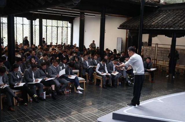 马云创立湖畔大学，今年只收49人，其中还有王思聪的前任