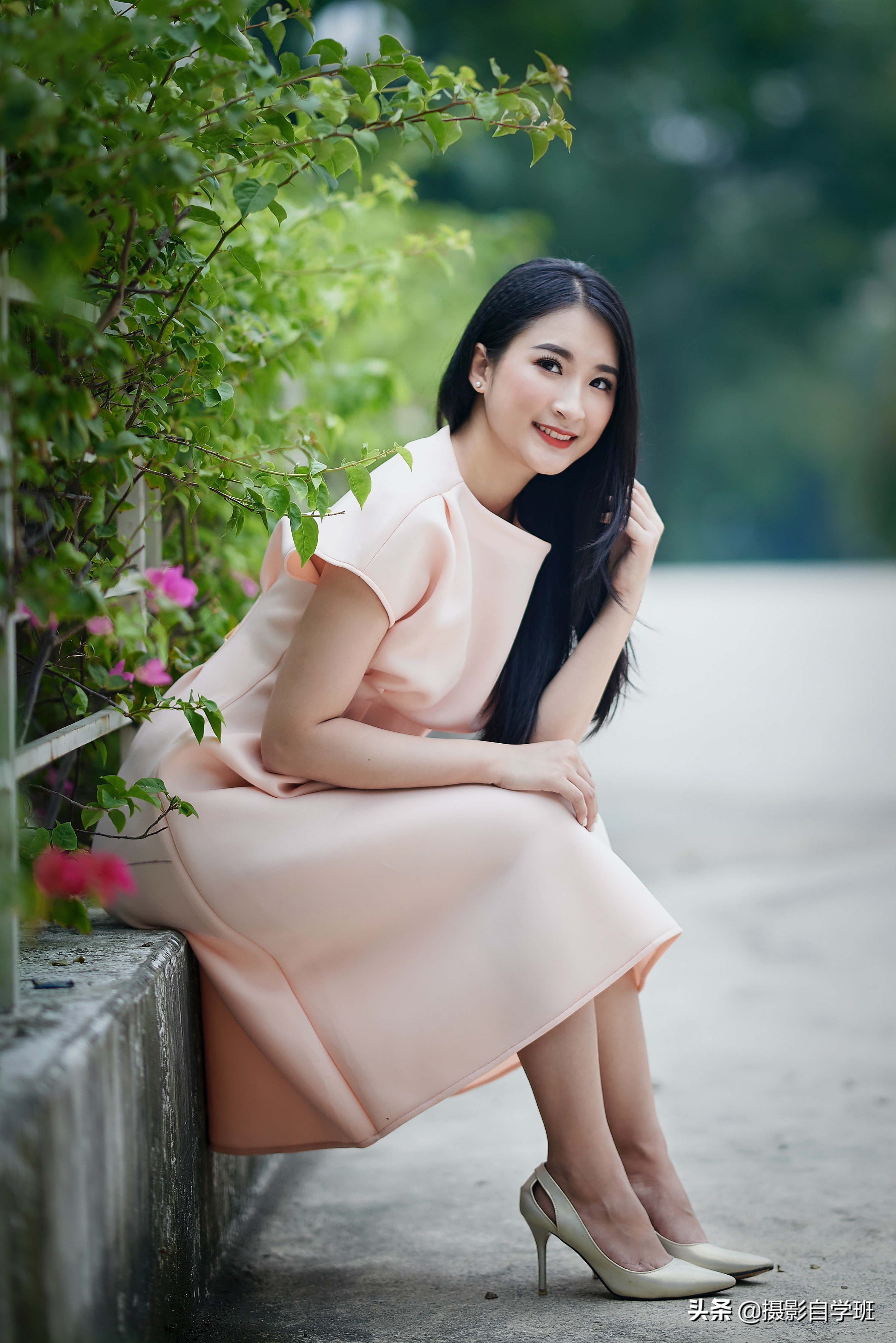 手机人像摄影摆姿技巧,用10组案例告诉你,姿势该咋摆和不能咋摆