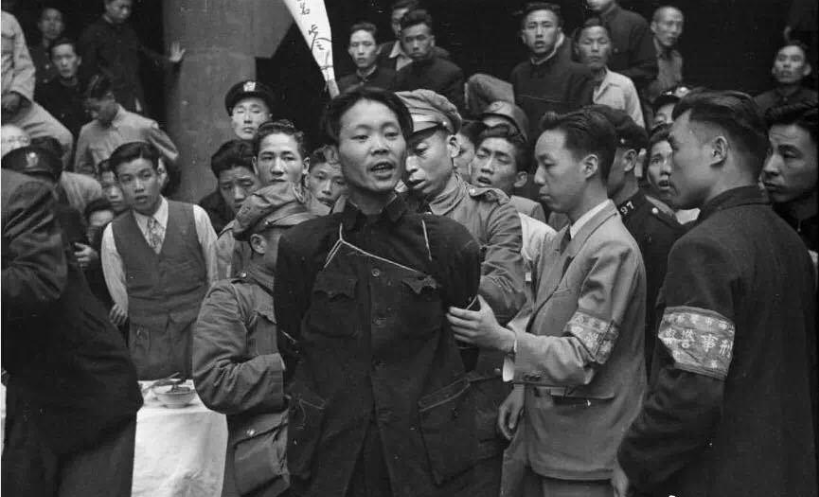 国军副师长被俘虏，却要求看守即刻放人：党中央能够证明我身份