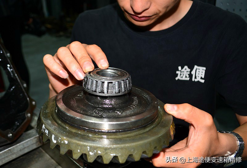 老师傅亲自演示，卡迪拉克ATS加速抖动，有异响原来是后桥坏了