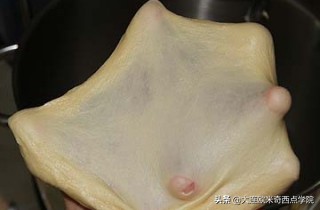 从业十年的面包师告诉你，在家怎么做香香甜甜的酥粒奶油面包