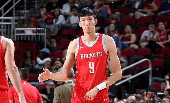 周琦nba为什么被裁(周琦被裁的真因找到了！不光是火箭没钱，这4大因素才是最大祸根)