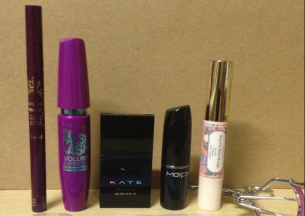 家长：大学生一个月生活费多少合适？辅导员说出答案，1500元足够