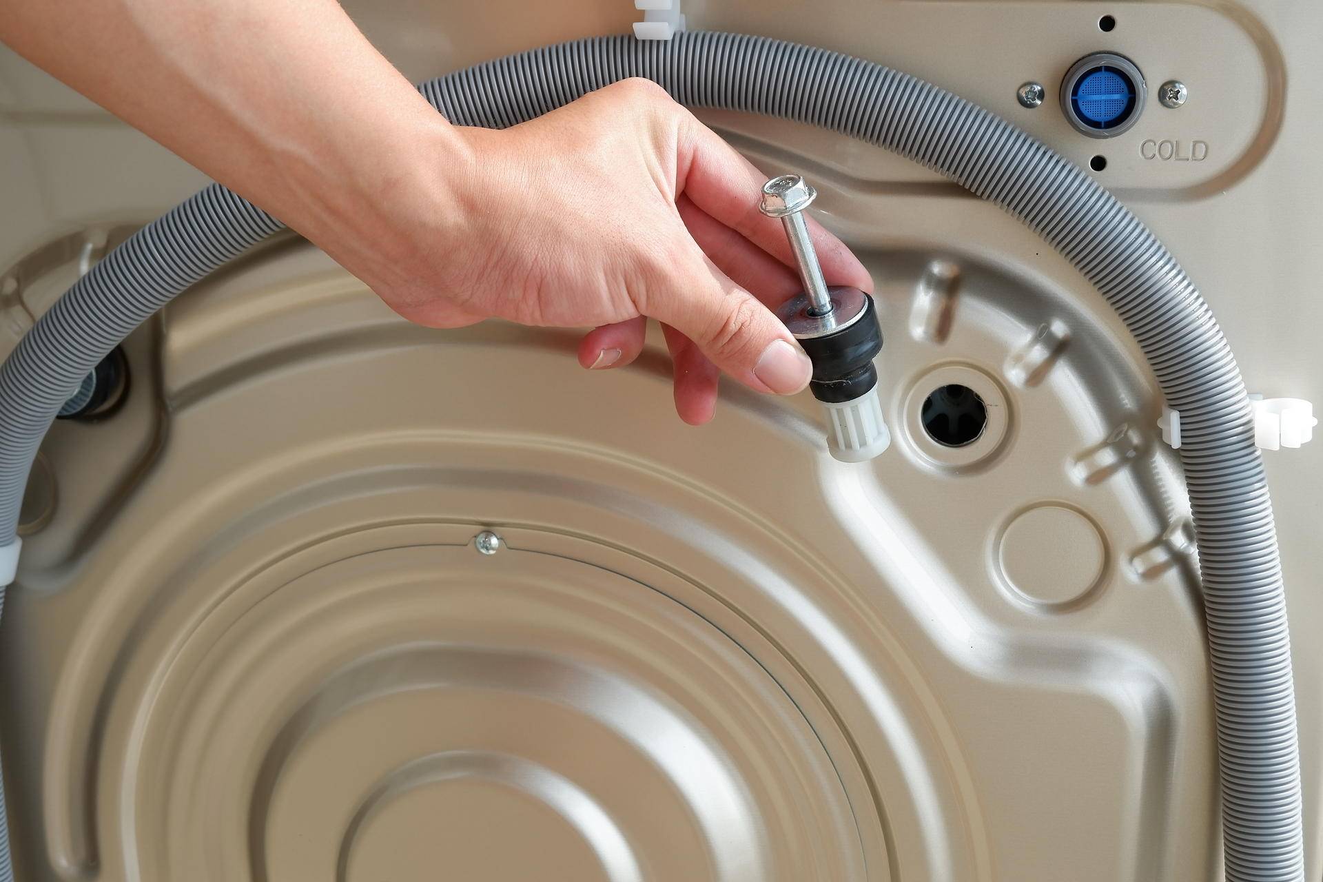 亿万气泡超强去污技术，小天鹅超微净泡水魔方洗烘一体洗衣机体验