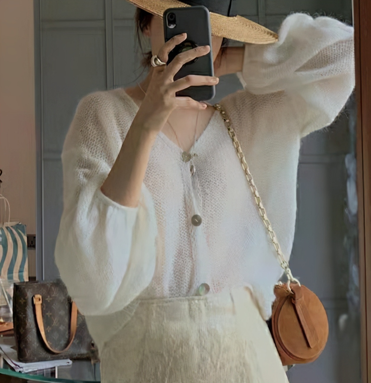 你知道最好的毛衣吗？马海毛——当下最时髦的毛衣，网红界的新宠