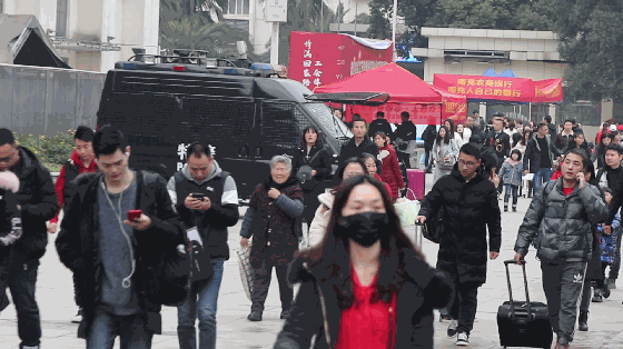 实拍南充各汽车站、火车站里的春运，你到家了吗？