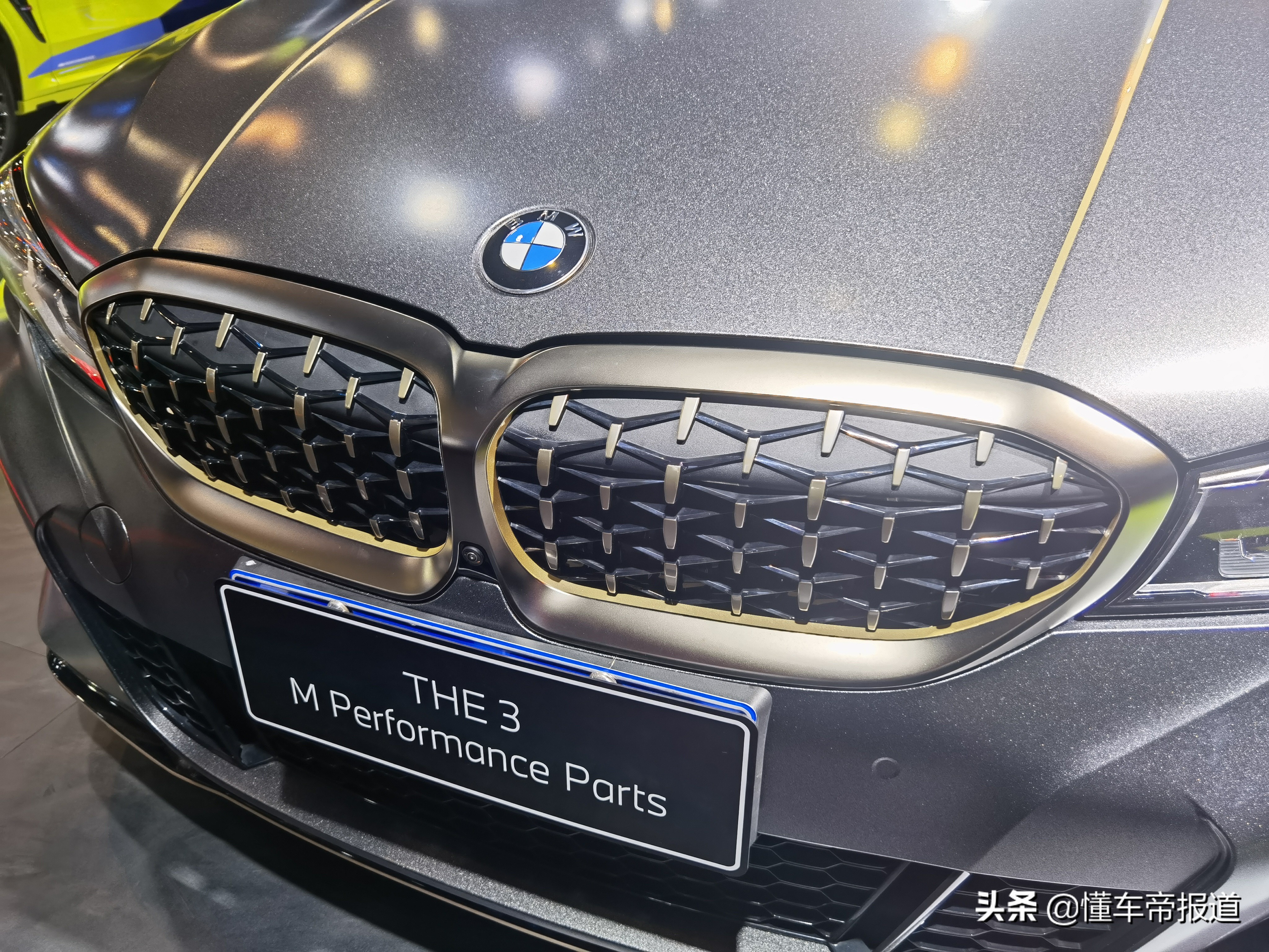 新车 | 带水晶挡把、铈灰中网 宝马3系高性能套件版亮相东莞改装车展