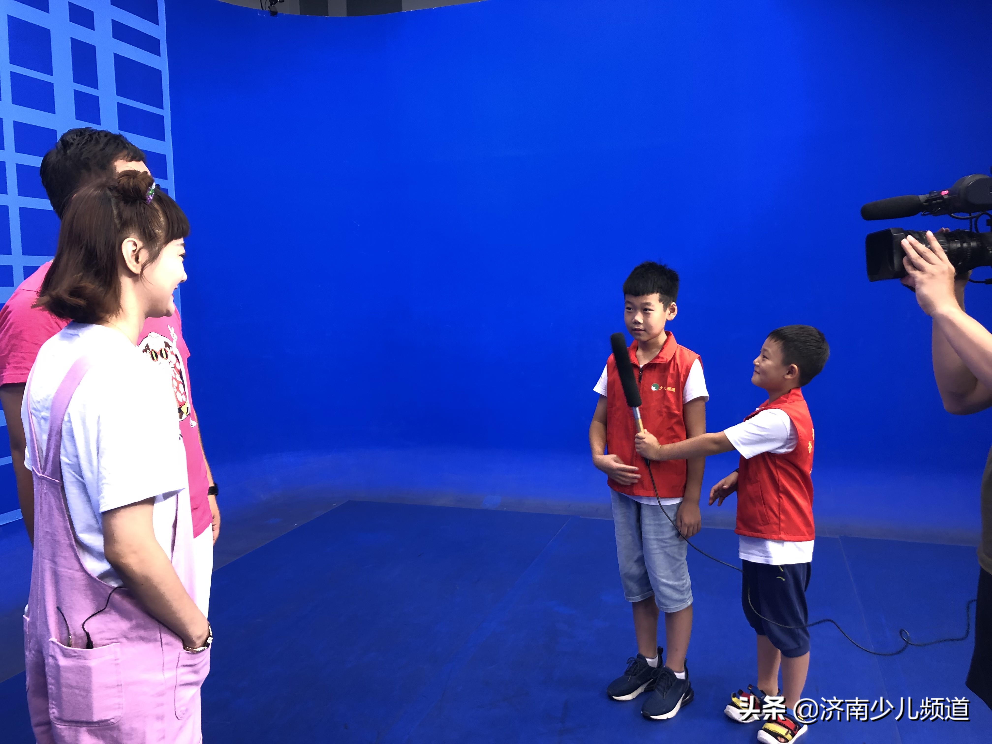 济南广电青少年口才播音班——暑期实践课堂