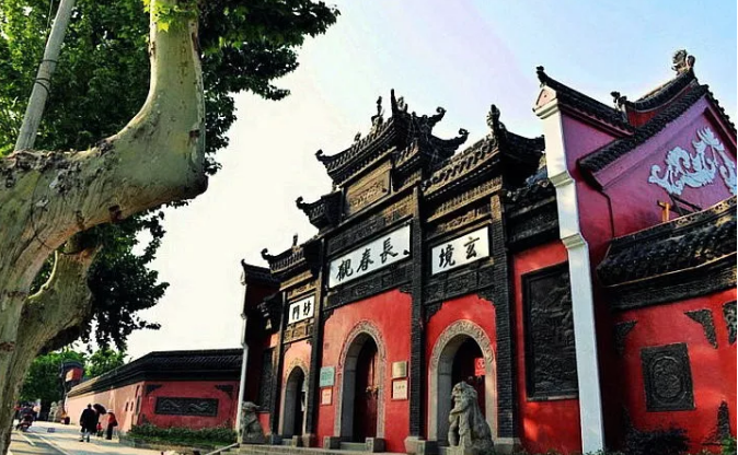 武汉旅游文化：都府堤红色，昙华林，长春观，洪山公园