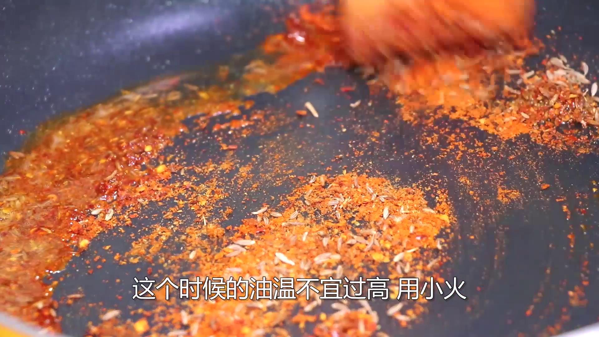 炒大蒜的做法（学会这么炒大蒜比烧烤还美味）