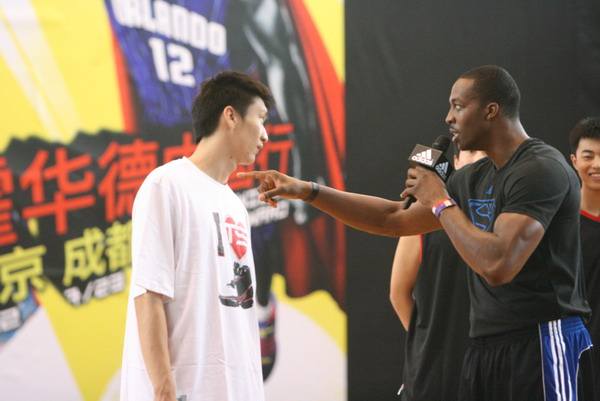 孙悦为什么能进nba(当年湖人队为什么签孙悦？只为中国市场？别逗了，他天赋是真的强)