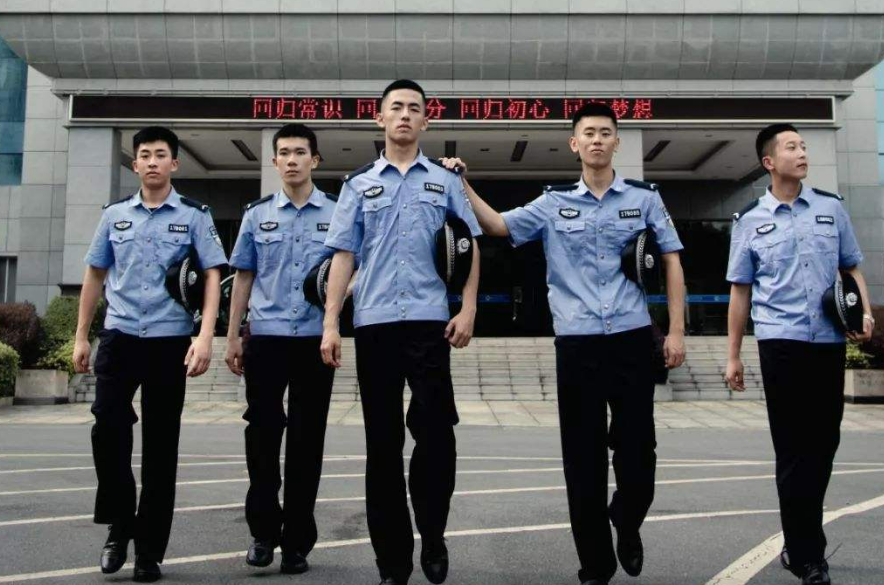 这所位于东北的大学，男生高大帅气，随处可见，女生却百里挑一