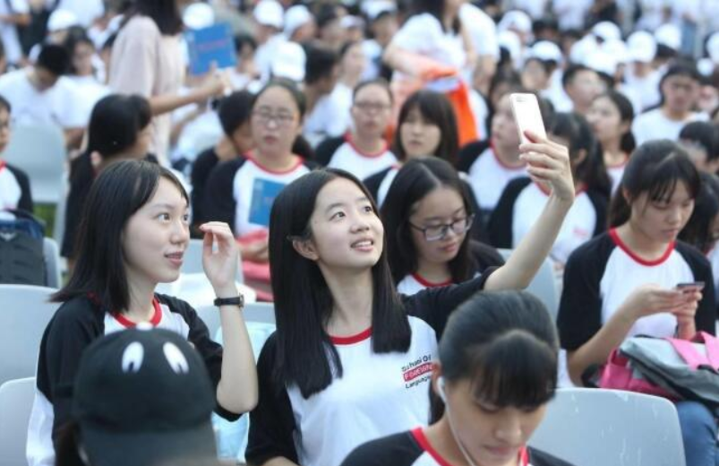 被国家电网青睐的4所大学，录取分数不算高，毕业前就有机会就业