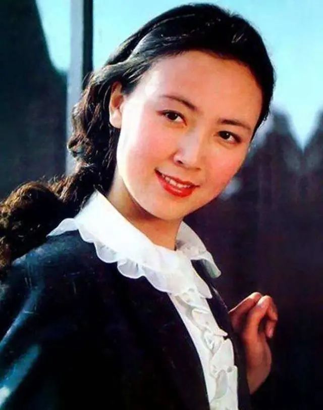中国8大美人今昔颜值对比，有人整容颜垮，有人优雅老去，差距大