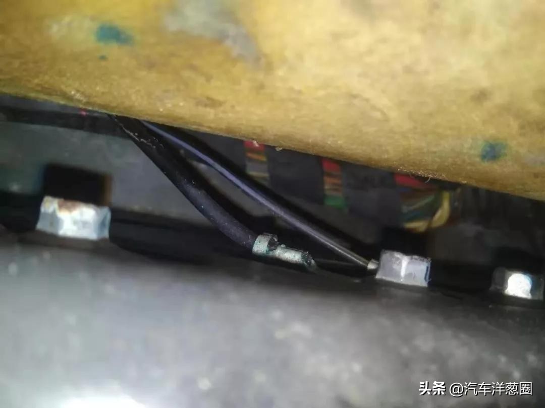 泡水车知道这些就够了，车贩子都这么看，小白买二手车都被骗不了