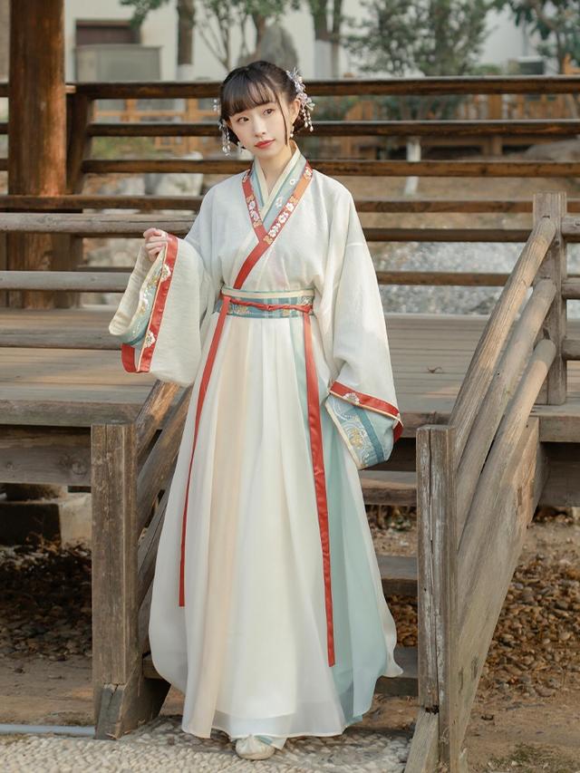 力挺新疆棉！买外国牌子不如看看中国汉服，古典优雅又高级