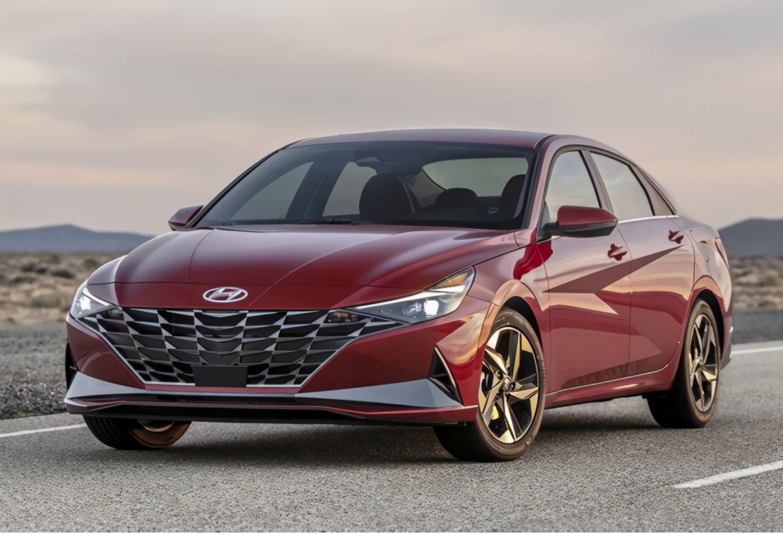 全新一代伊兰特在2020年10月首发,它一推出,就受到了众多关注,获得了