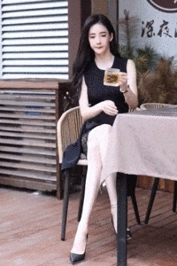 “千万网红”转战娱乐圈，化身赌场美艳老板，身材比韩星优越多了