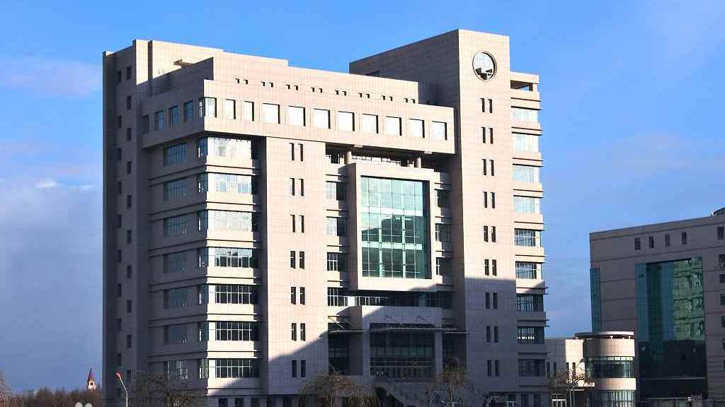 黑龙江省10所大学名校，9所都在哈尔滨市，1所在大庆