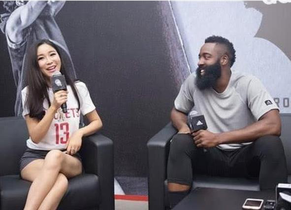 nba解说为什么有女的(她是NBA最美女记者，哈登曾在采访时偷瞄，百亿富豪老公却偷腥)