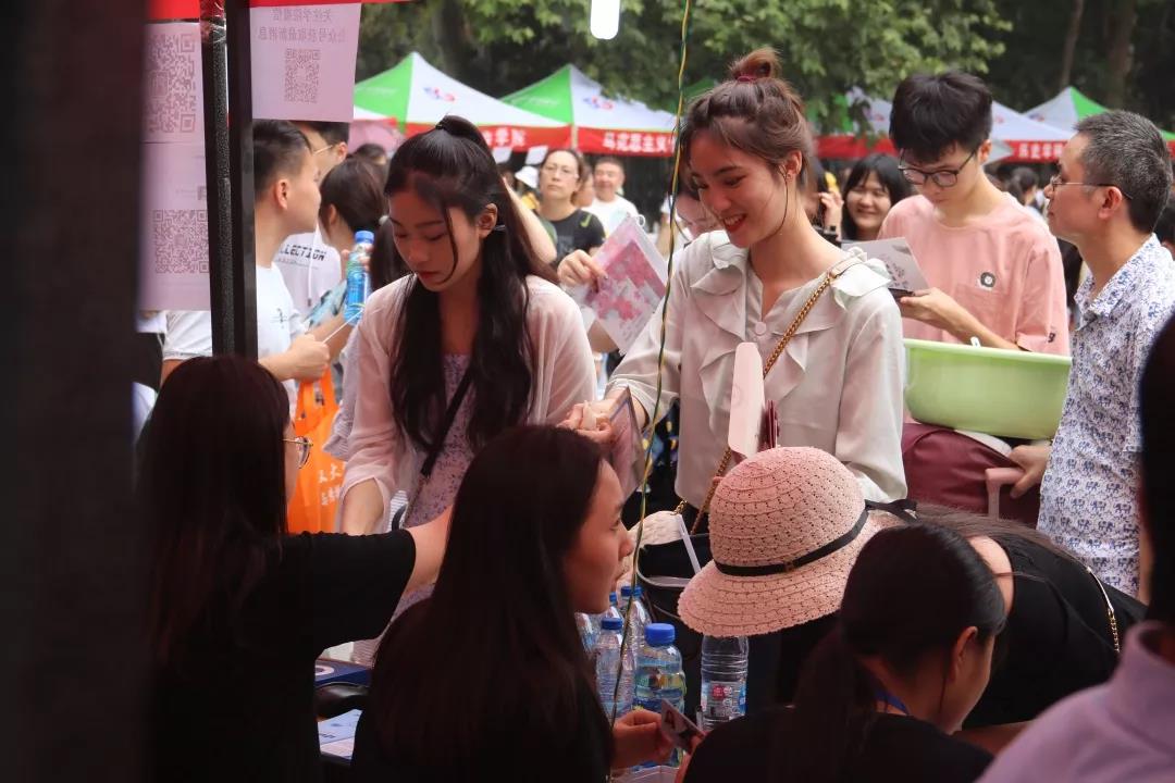 都是本科，为何一本学费5、6000，三本却动辄20000起步