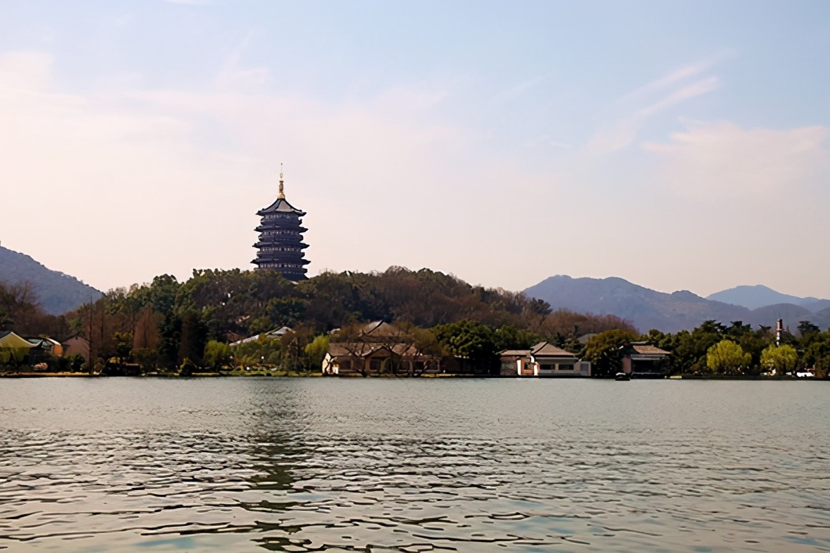 情侣必去十大旅游景点 西湖是许多爱情故事的起源