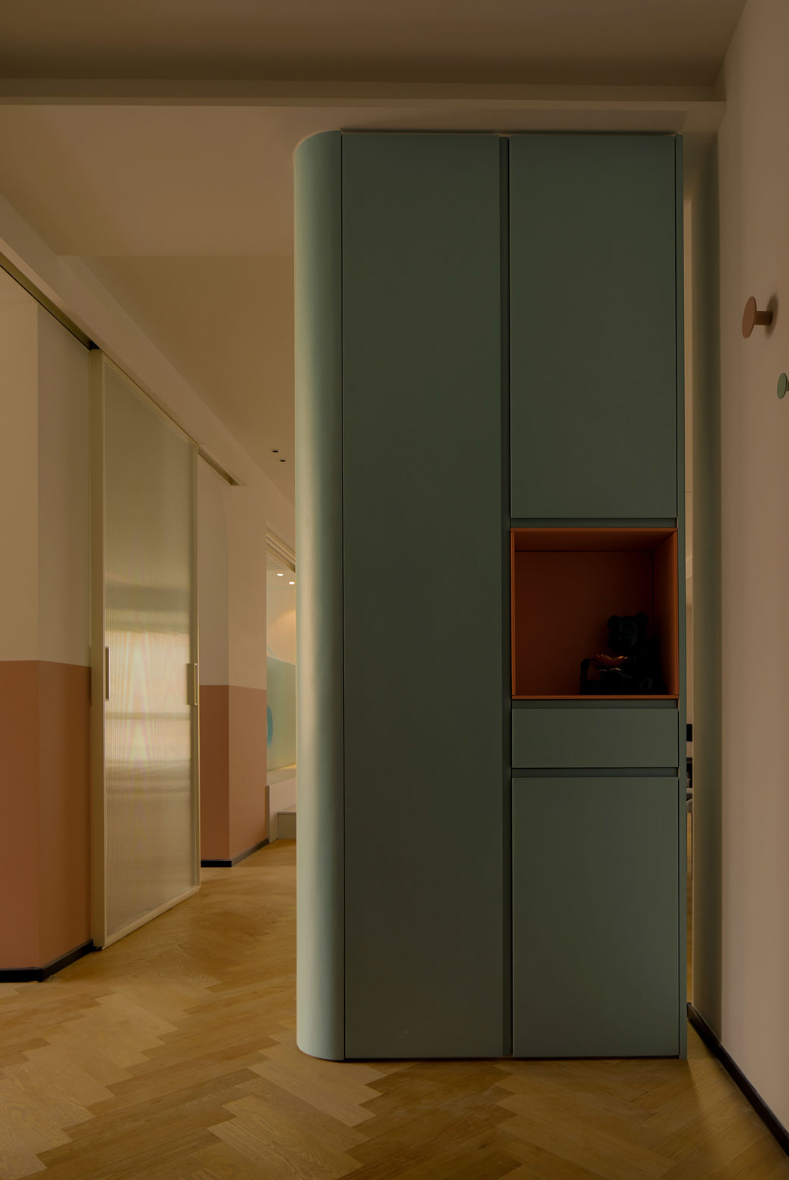 将180㎡大平层规划的如此实用，还是第一次见，全屋超温暖