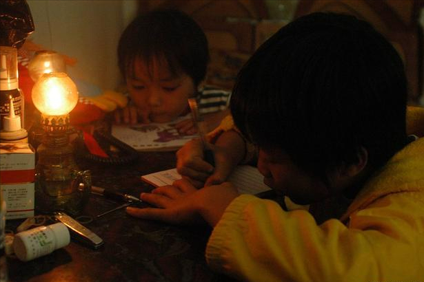 教育局发布开学通知，中小学生迎来“好消息”，不用开学前熬夜了