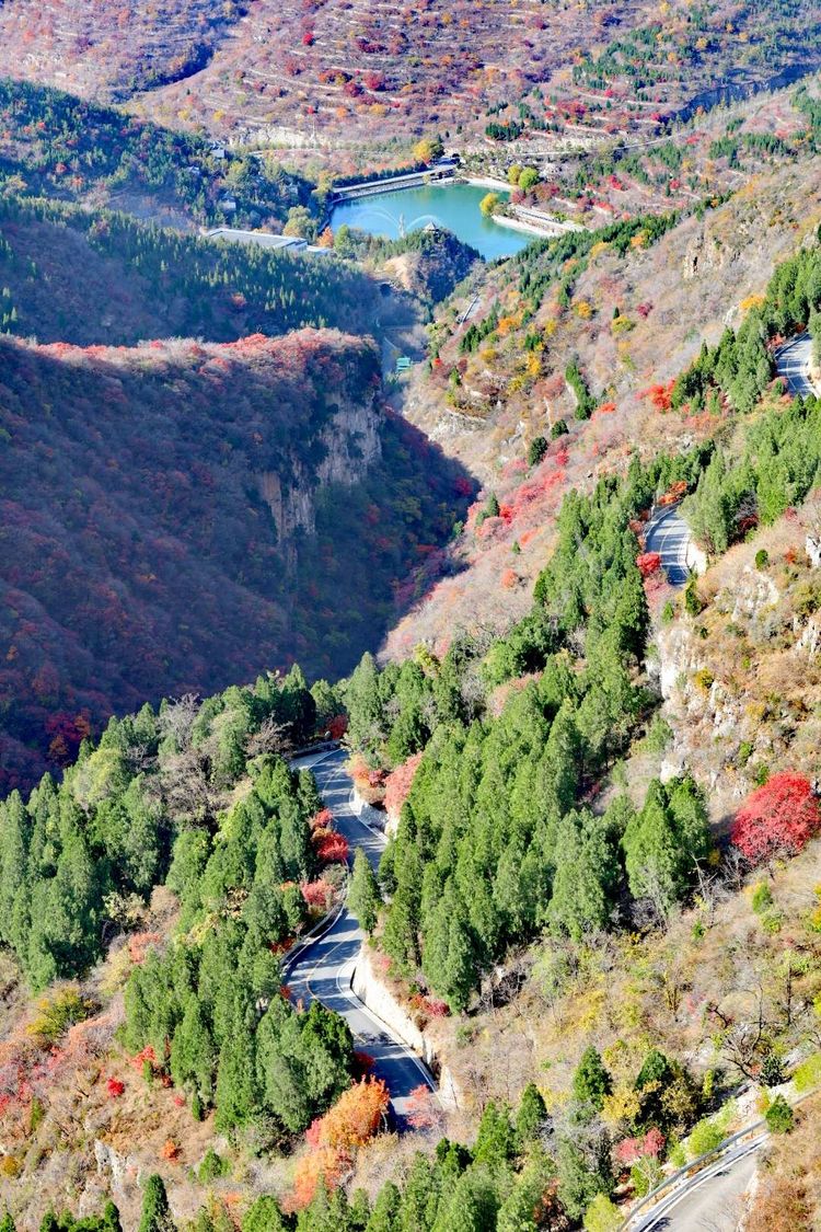 跟着《聊斋》漂亮小姐姐，穿越到潭溪山看最美秋色