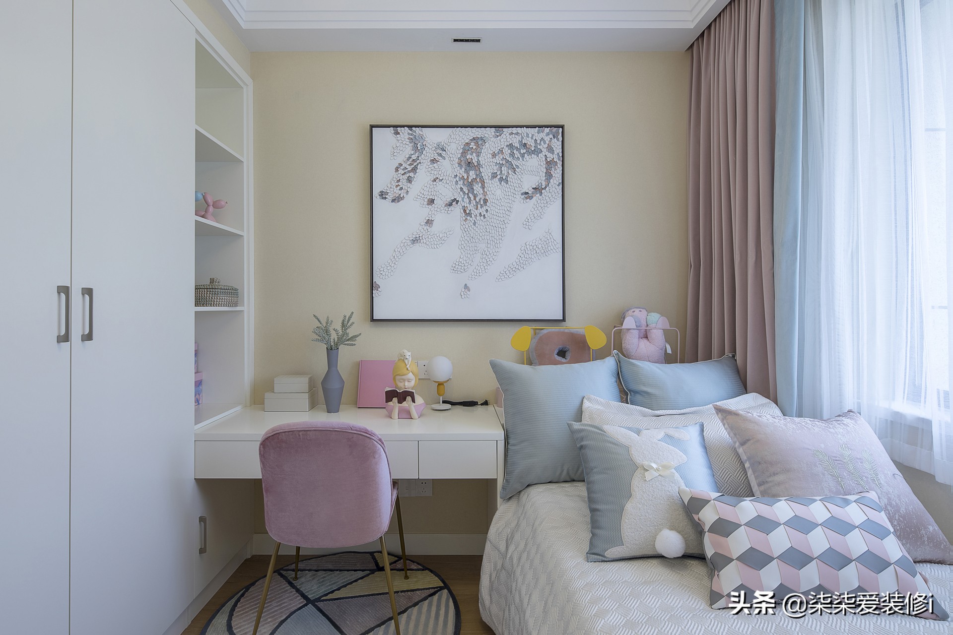 138㎡旧房改造装成现代简约风，客餐厅把我迷住了，很有品味