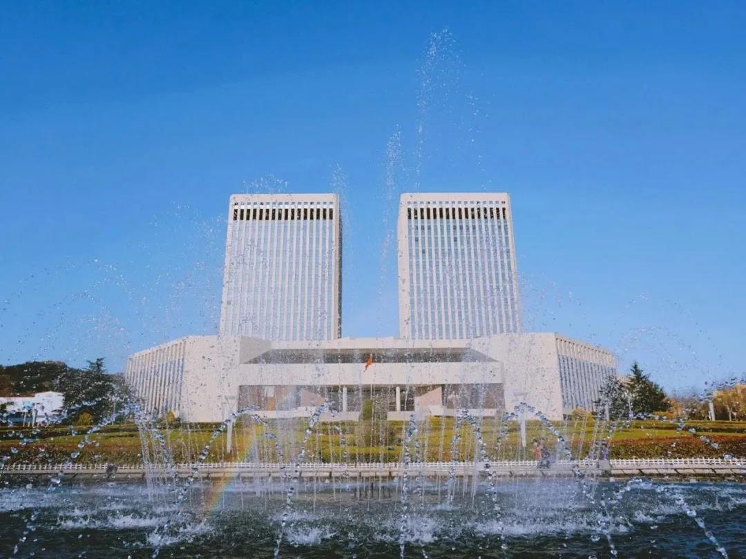 坐拥三大校区，占地2655亩，培养超30万精英，十个理由让你爱上山东这所高校！