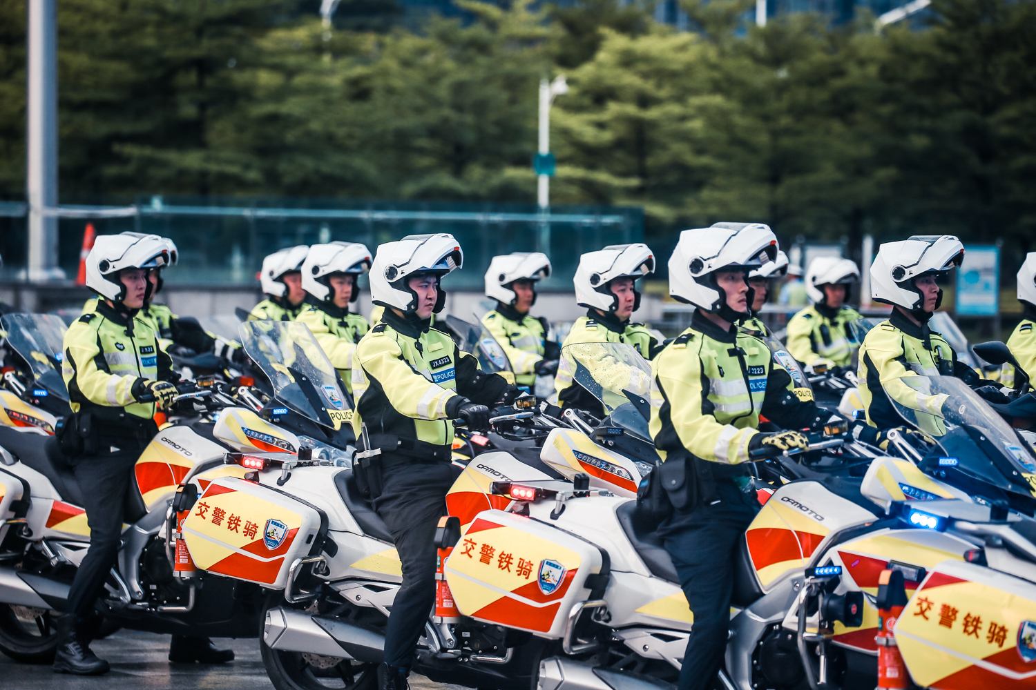 深圳交警铁骑招人啦！专科以上都可报名，具体报名在这里