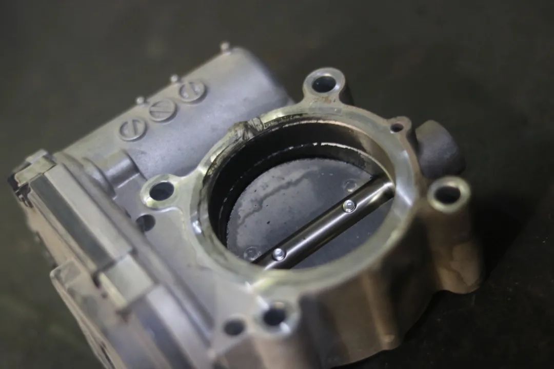 怪兽修车：翻新一辆15年奔驰GLK260，最终满血复活变新车