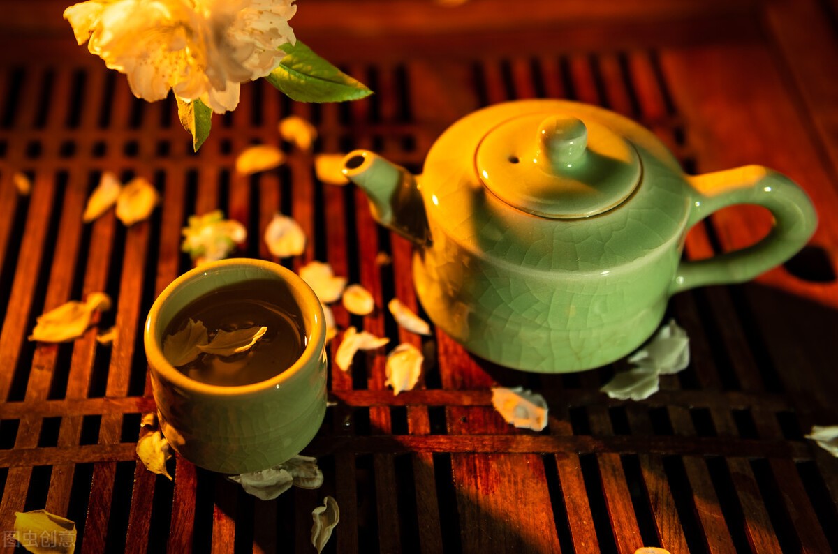 茶不仅仅解渴，常喝茶4大好处不请自来！尤其是在春暖花开的季节