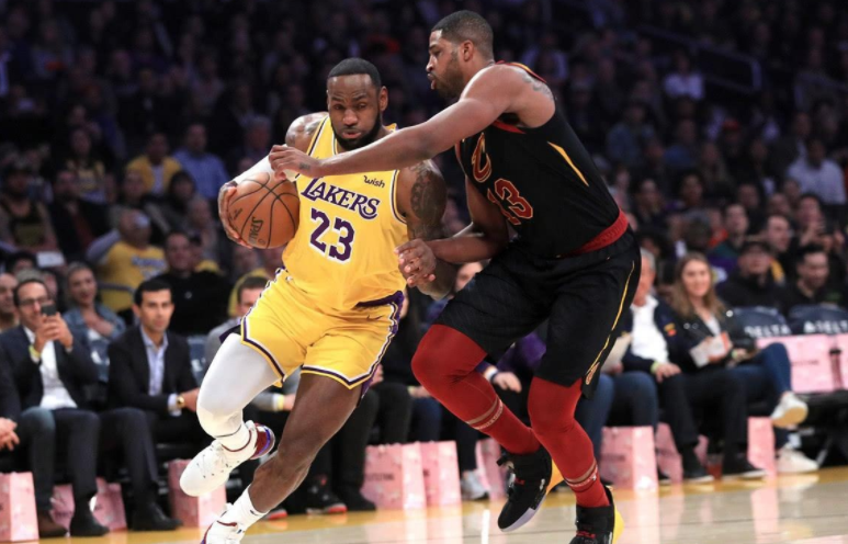 nba特技有哪些(独一无二的神通！盘点NBA十大球星的绝技：前三名实至名归)