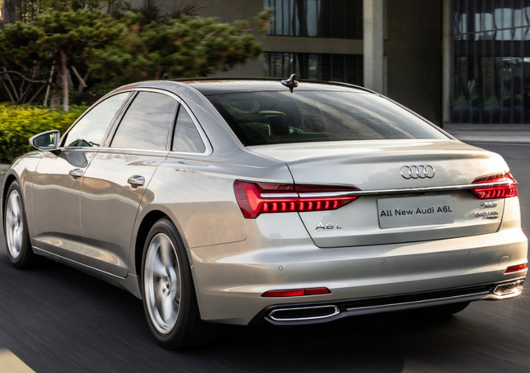 672022款"奥迪a6"谍照曝光:外观秒杀a7,内饰方向盘居然是三幅的