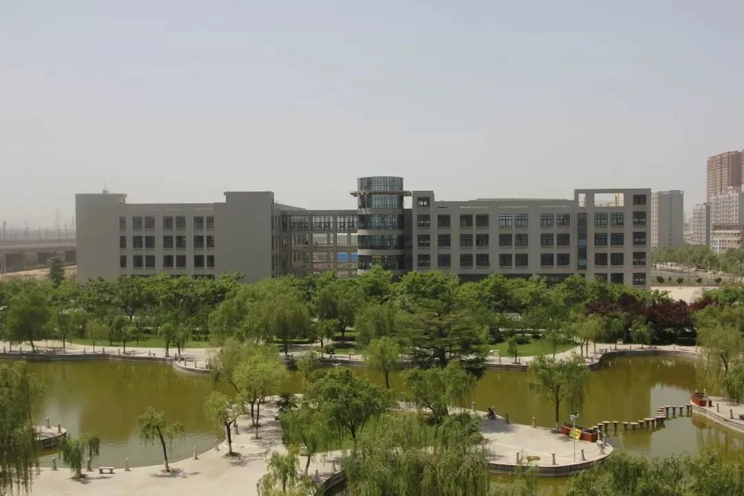 陕西最“豪华”大学之一！坐拥4大“网红”食堂，游泳馆、商业街一应俱全！