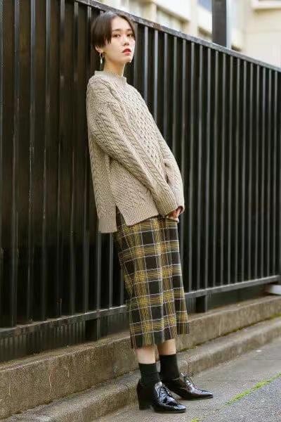 “毛衣+半身裙”，才是2021秋冬最时髦气质的打开方式