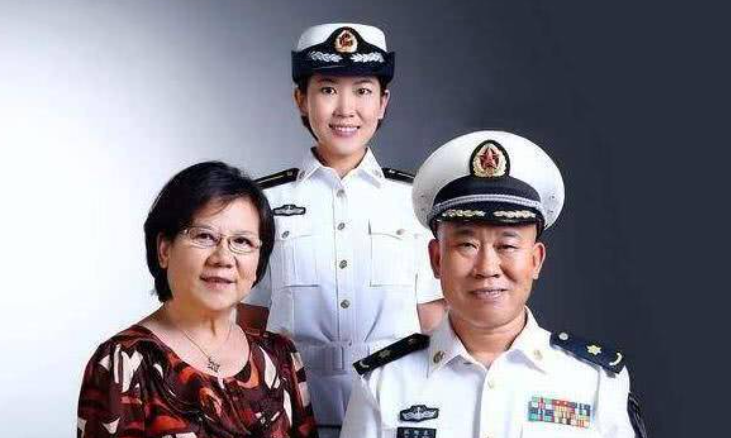 杜旭东：演反派都不用化妆，嘴一歪眼一蔑，观