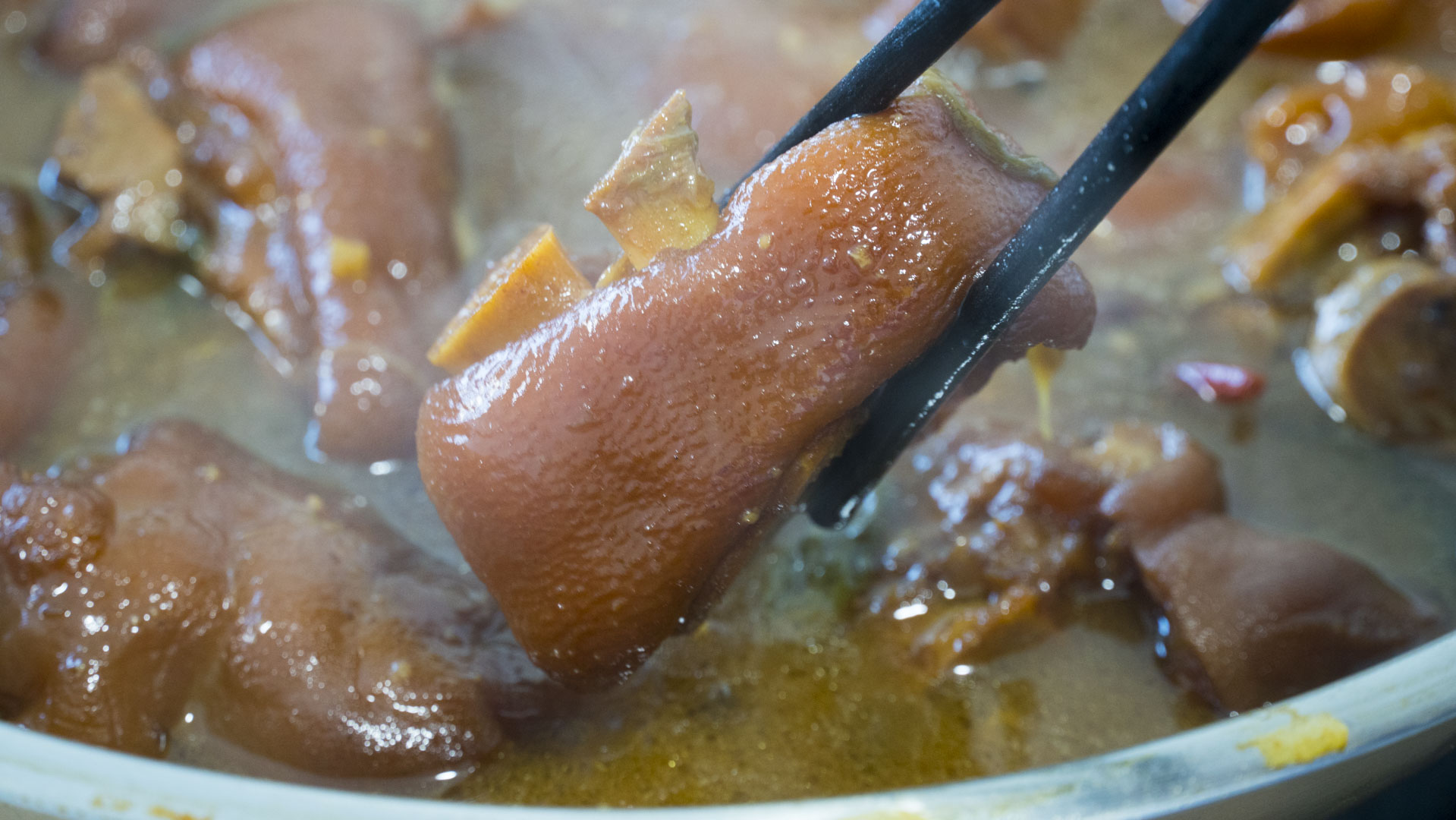 秋冬干燥寒冷，女人要多吃6种食材，补水又驱寒，面如桃花显年轻