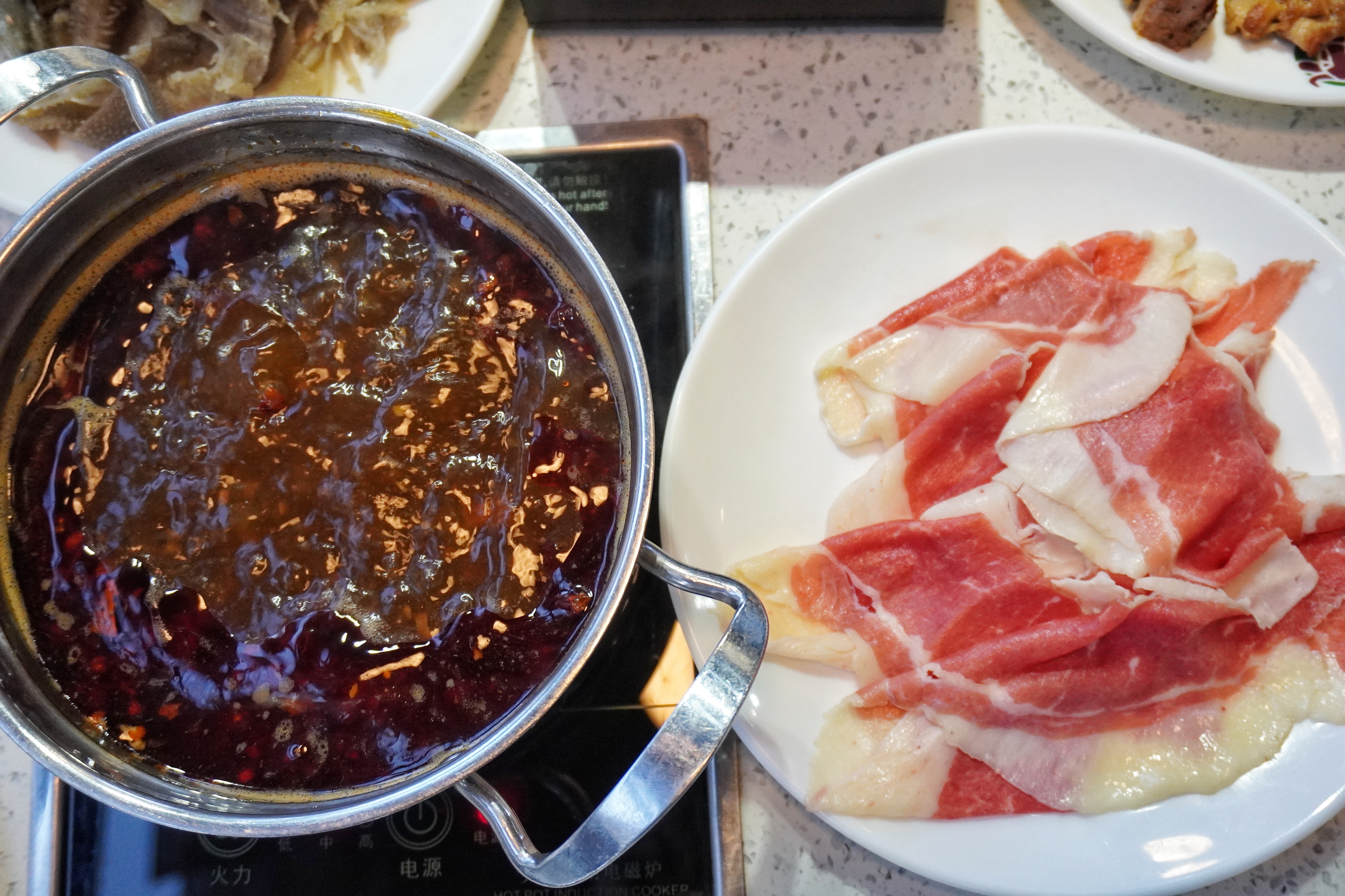 实现牛肉自由！昆明各区都有的自助餐厅，涮煮烤炒蒸，菜品100+