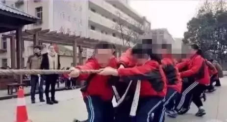 开学季！西安市52所中学校服大PK，比比谁家的最好看？