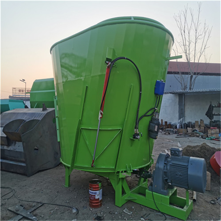 大型立式tmr飼料拌料機(jī) 自動稱重攪拌機(jī)