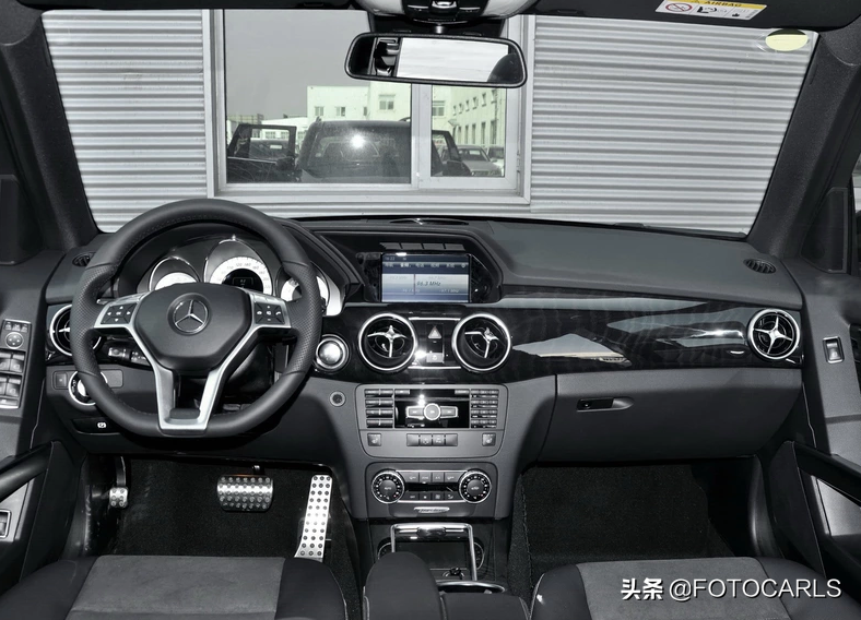 奔驰GLK300 3.0 V6顶配实拍，颜值喜人比进口便宜，为何却停产？