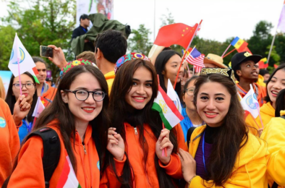 清华附中国际班可直升清华？校方回应后被打脸，网友：借口太荒诞