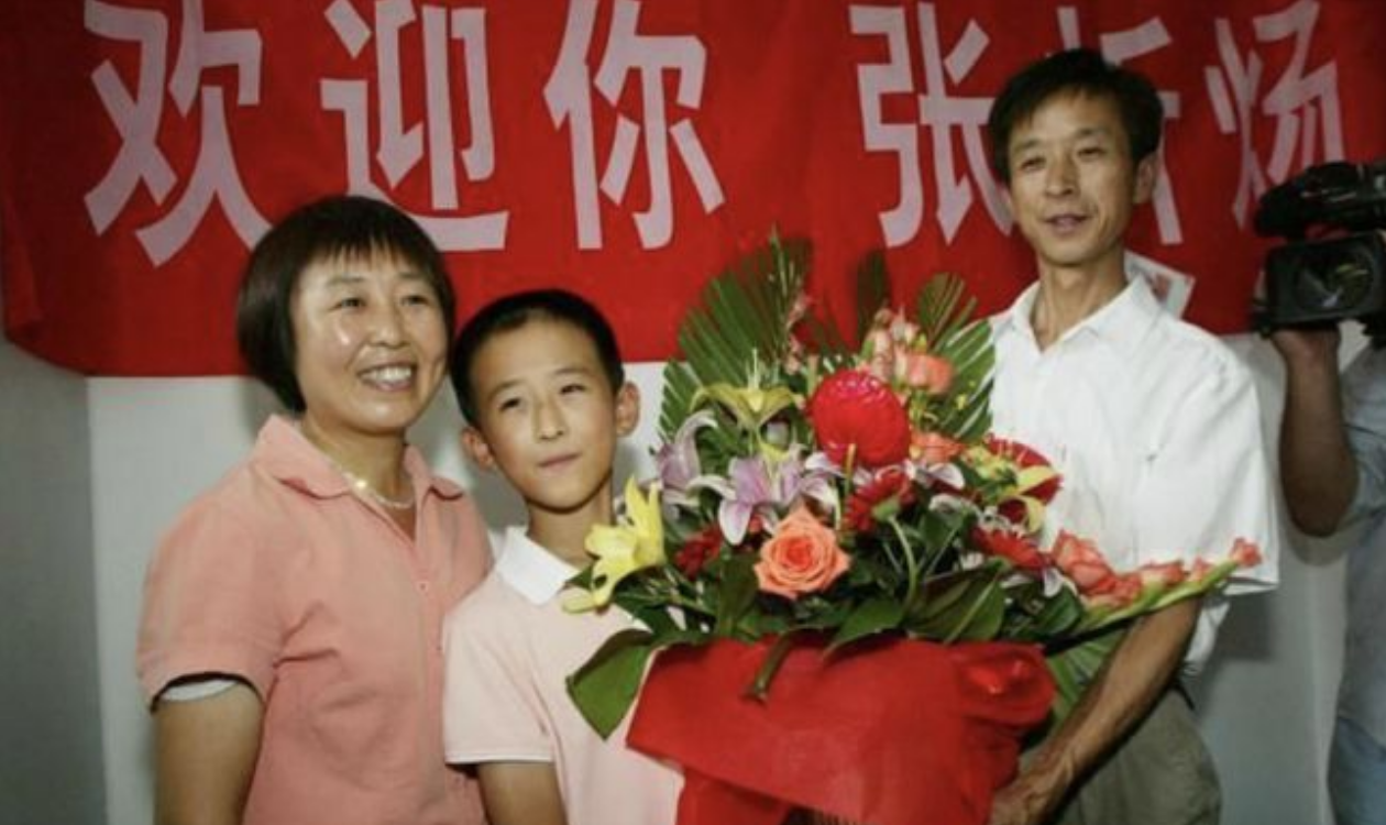 10岁上大学的张炘炀，曾狂言没钱人一定没素质，今已褪下神童光环